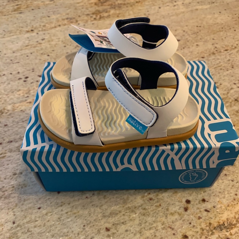 Native charley sandals C7